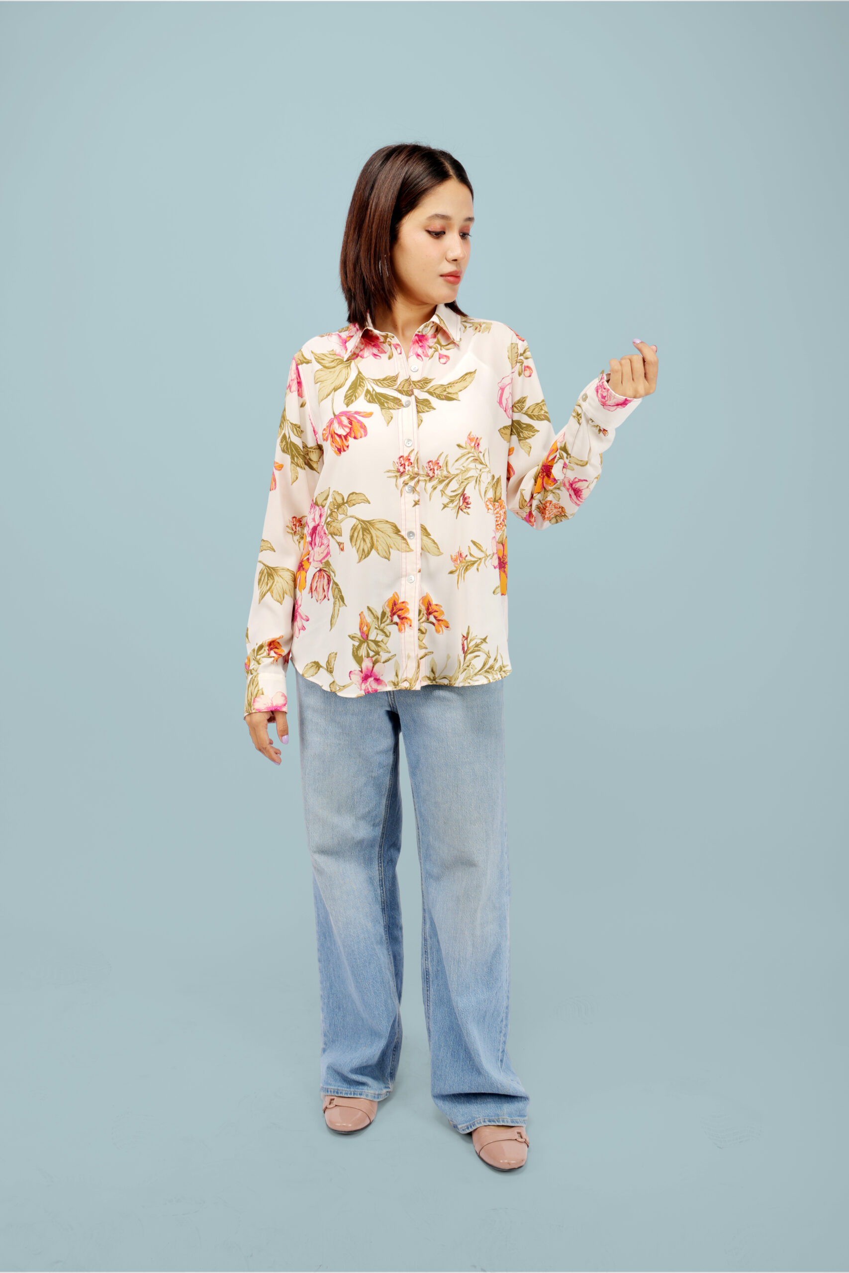 01 (33) Elegant Off-White Floral Printed Shirt in Heavy Georgette - Image 1